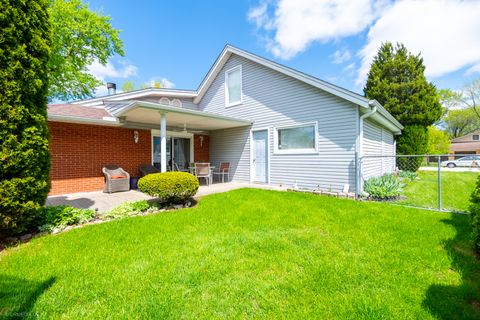 Tiny photo for 1720 N CHESTNUT Avenue, Arlington Heights, IL 60004 (MLS # 12639174)