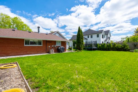 Tiny photo for 1720 N CHESTNUT Avenue, Arlington Heights, IL 60004 (MLS # 12639174)
