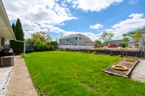 Tiny photo for 1720 N CHESTNUT Avenue, Arlington Heights, IL 60004 (MLS # 12639174)