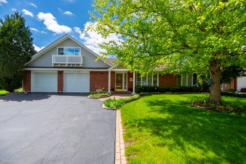 Photo of 1720 N CHESTNUT Avenue, Arlington Heights, IL 60004 (MLS # 12639174)