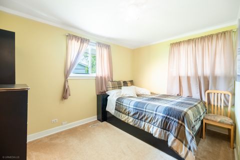 Tiny photo for 1720 N CHESTNUT Avenue, Arlington Heights, IL 60004 (MLS # 12639174)