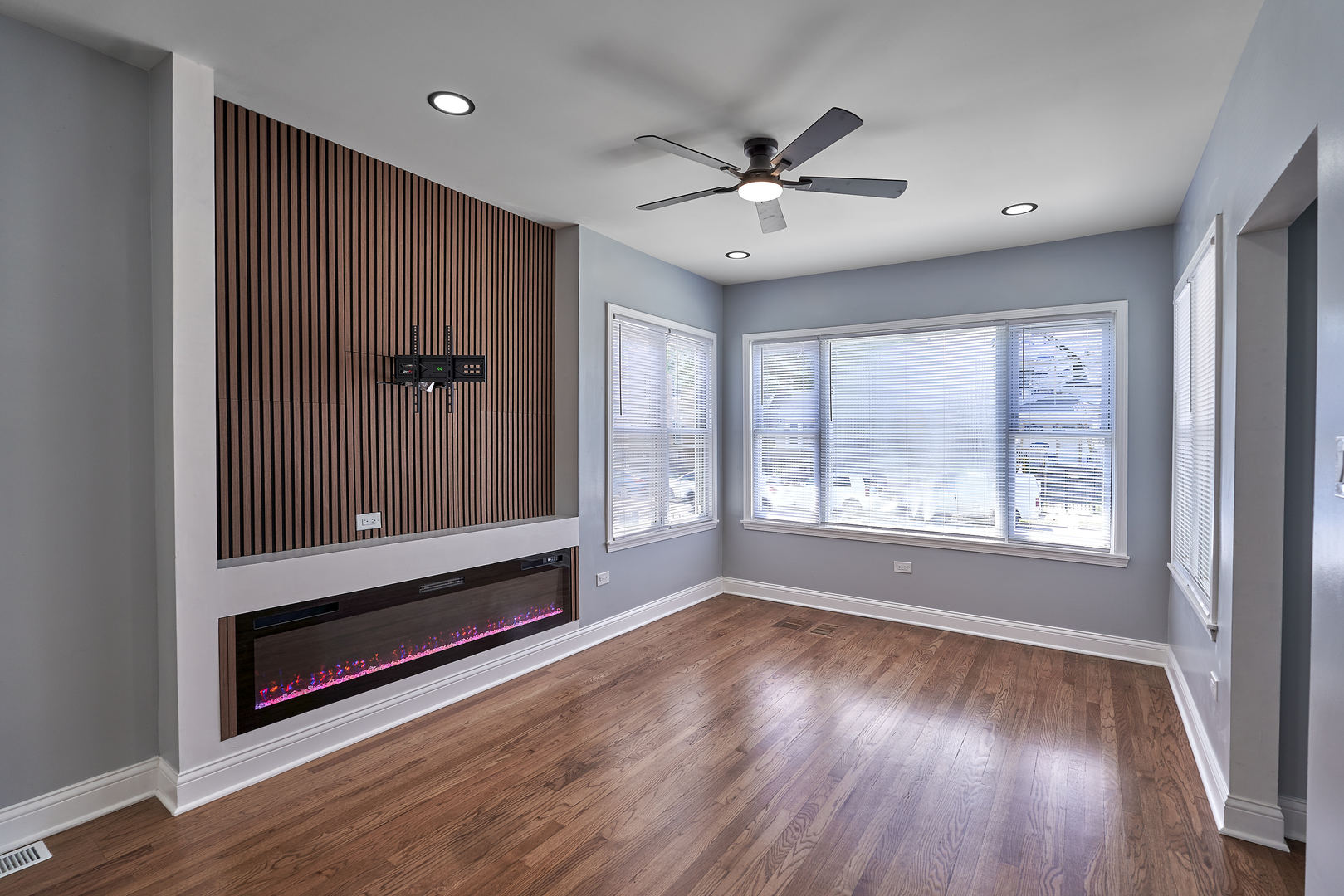 1452 W 71st Street