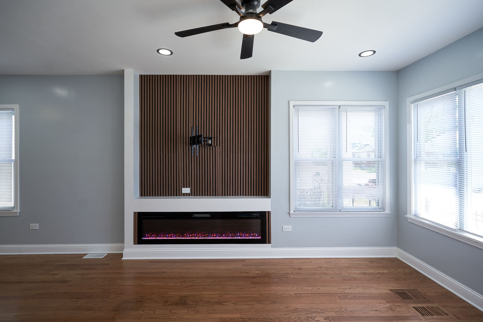 1452 W 71st Street