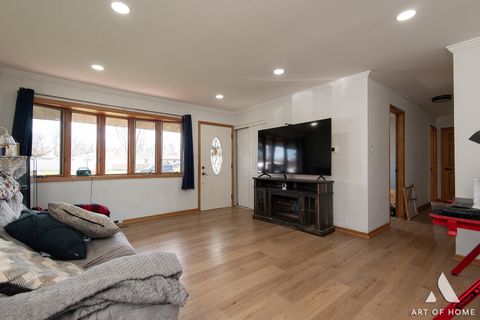 Tiny photo for 520 Glendale Lane, Hoffman Estates, IL 60169 (MLS # 12592535)