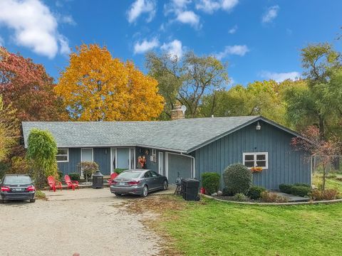 Photo of 7822 N Pillow Hill Road N, Spring Grove, IL 60081 (MLS # 12481272)