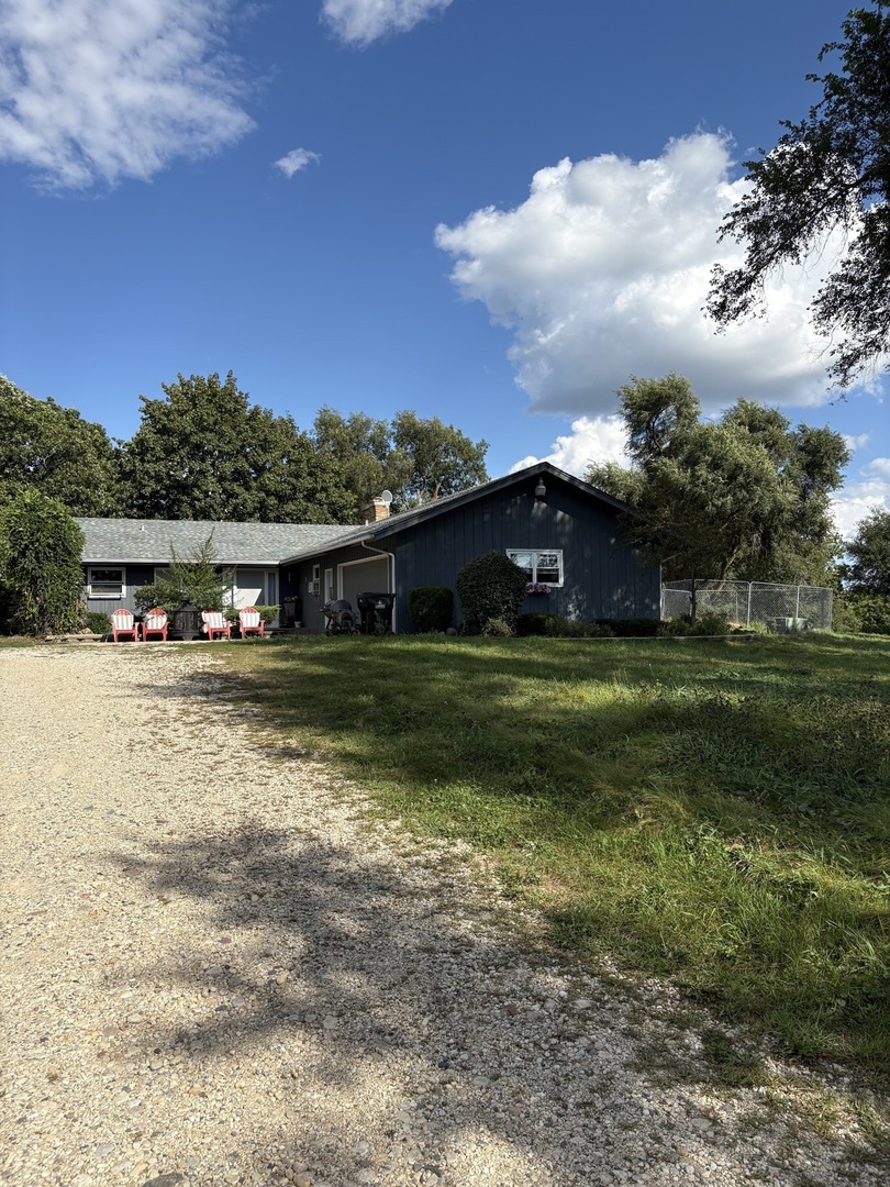 7822 N Pillow Hill Road N