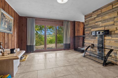 Tiny photo for 7822 N Pillow Hill Road N, Spring Grove, IL 60081 (MLS # 12481272)