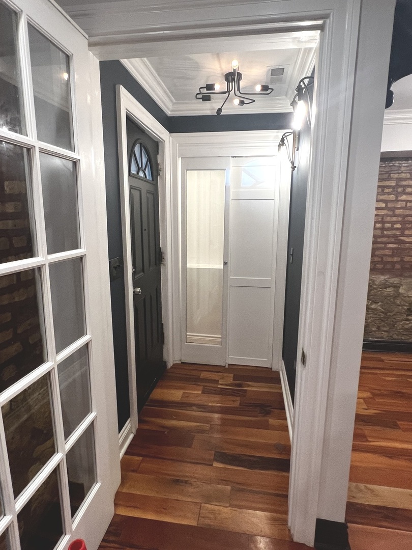 2437 N Francisco Avenue G