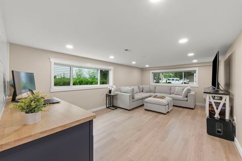 Tiny photo for 5244 Benton Avenue, Downers Grove, IL 60515 (MLS # 12626158)