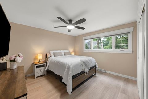 Tiny photo for 5244 Benton Avenue, Downers Grove, IL 60515 (MLS # 12626158)