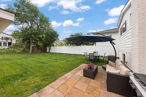 Tiny photo for 5244 Benton Avenue, Downers Grove, IL 60515 (MLS # 12626158)