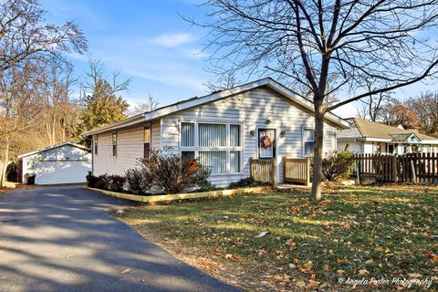 Photo of 24676 W Clinton Avenue, Round Lake, IL 60073 (MLS # 12525216)
