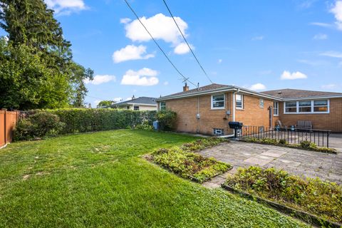 Tiny photo for 8340 W Balmoral Avenue, Chicago, IL 60656 (MLS # 12481923)