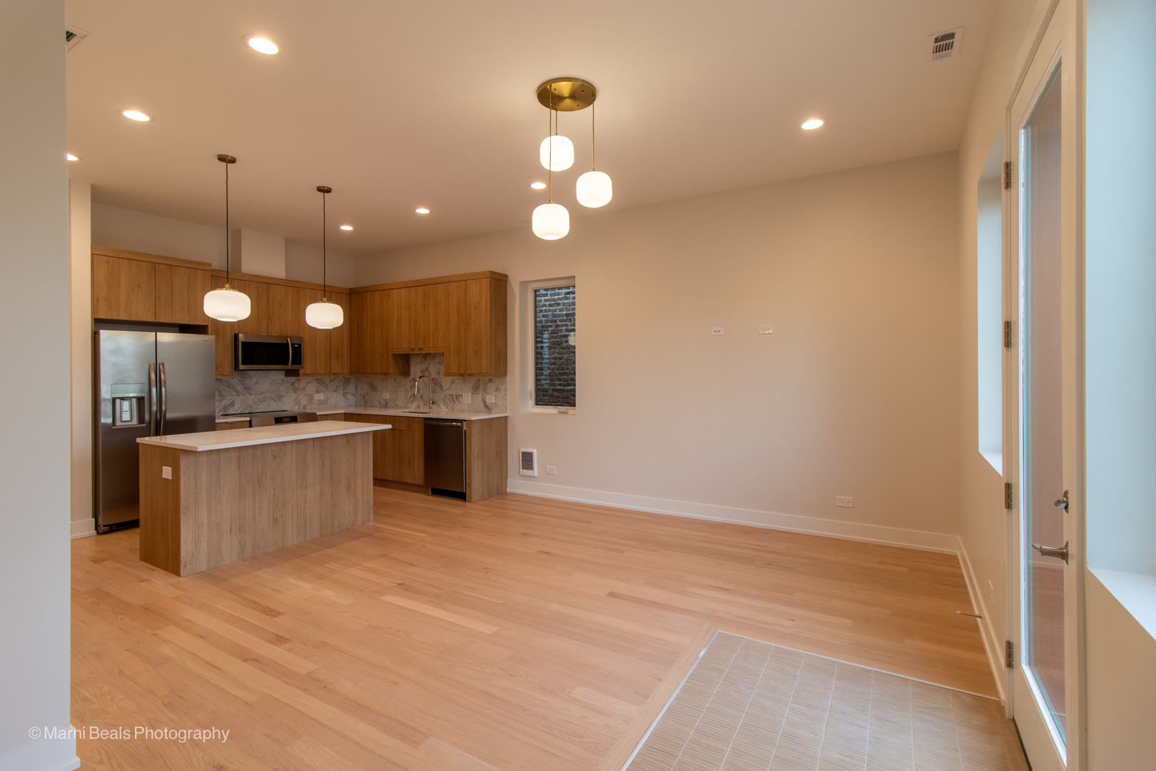 6826 S Langley Avenue