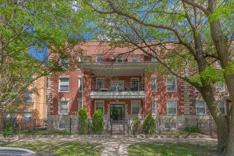 4137 S Prairie Avenue 3 Chicago IL 60653