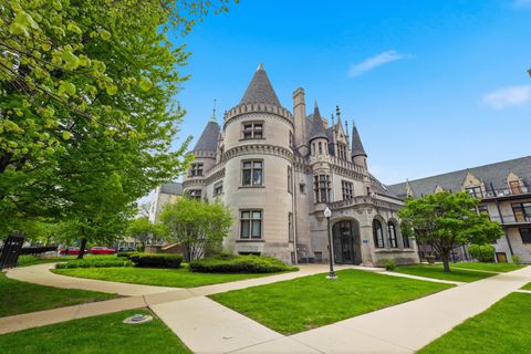 Photo of 4938 S Drexel Boulevard #210, Chicago, IL 60615 (MLS # 12639636)