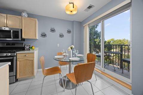 Tiny photo for 815 Leicester Road #219, Elk Grove Village, IL 60007 (MLS # 12517950)