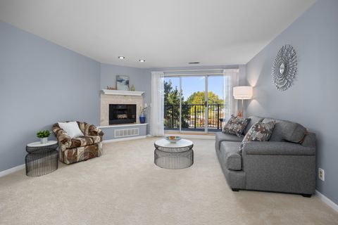 Tiny photo for 815 Leicester Road #219, Elk Grove Village, IL 60007 (MLS # 12517950)