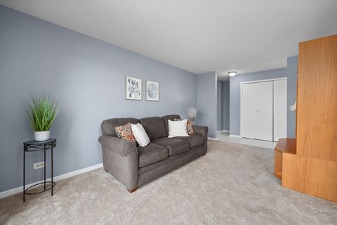 Tiny photo for 815 Leicester Road #219, Elk Grove Village, IL 60007 (MLS # 12517950)