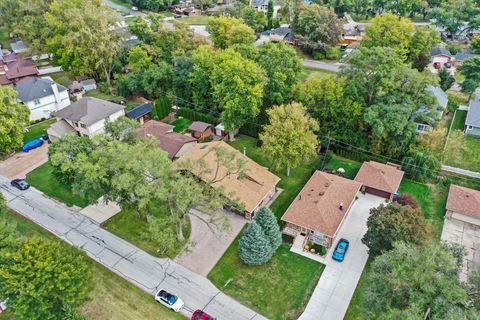 Tiny photo for 10221 S Eleanor Avenue, Palos Hills, IL 60465 (MLS # 12497009)