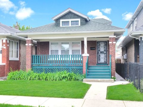 Photo of 9420 S Saint Lawrence Avenue, Chicago, IL 60619 (MLS # 12687983)
