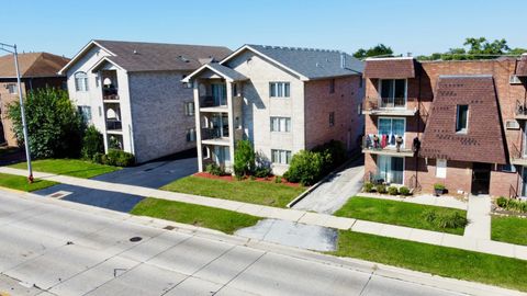 Tiny photo for 10620 Central Avenue #2A, Chicago Ridge, IL 60415 (MLS # 12507310)