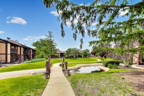 Tiny photo for 1720 Lakecliffe Drive #A, Wheaton, IL 60189 (MLS # 12648653)