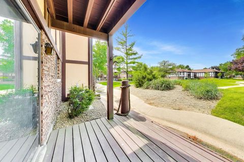 Tiny photo for 1720 Lakecliffe Drive #A, Wheaton, IL 60189 (MLS # 12648653)