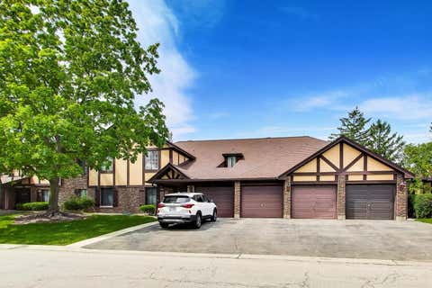 Tiny photo for 1720 Lakecliffe Drive #A, Wheaton, IL 60189 (MLS # 12648653)