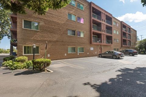 Tiny photo for 4838 Howard Street #401, Skokie, IL 60077 (MLS # 12462905)