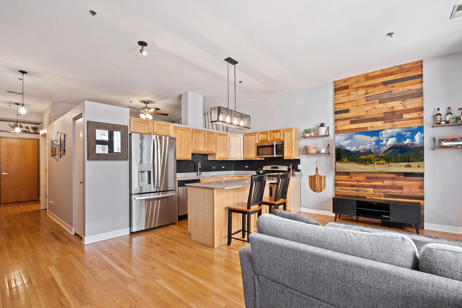 2 S Leavitt Street 206