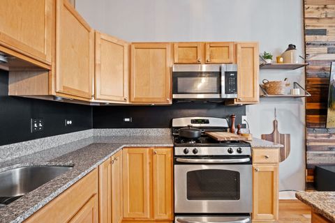 Tiny photo for 2 S Leavitt Street #206, Chicago, IL 60612 (MLS # 12493214)