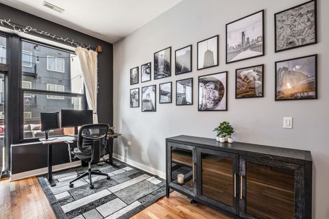 Tiny photo for 2 S Leavitt Street #206, Chicago, IL 60612 (MLS # 12493214)