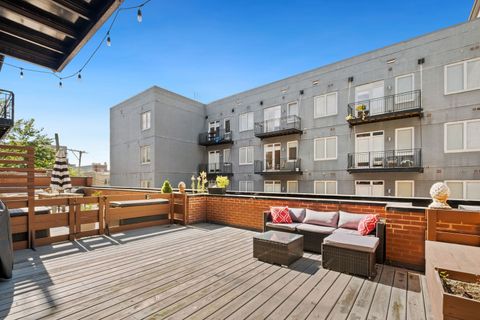 Tiny photo for 2 S Leavitt Street #206, Chicago, IL 60612 (MLS # 12493214)