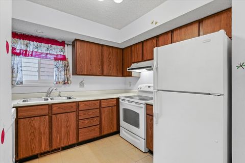 Tiny photo for 1928 Blackthorn Drive #1, Champaign, IL 61821 (MLS # 12521534)