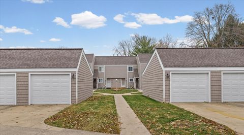Tiny photo for 1928 Blackthorn Drive #1, Champaign, IL 61821 (MLS # 12521534)