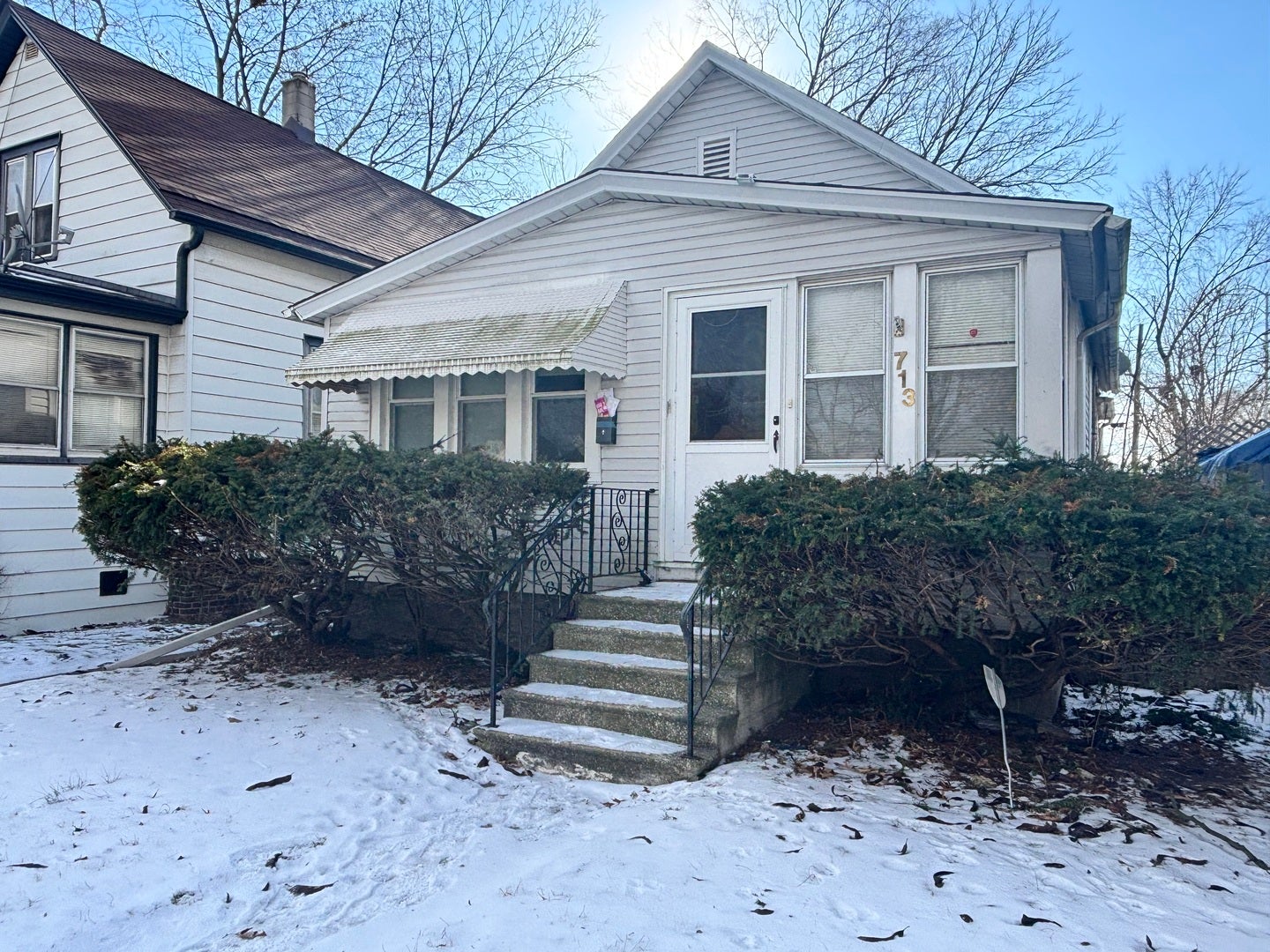 713 E 144th Street