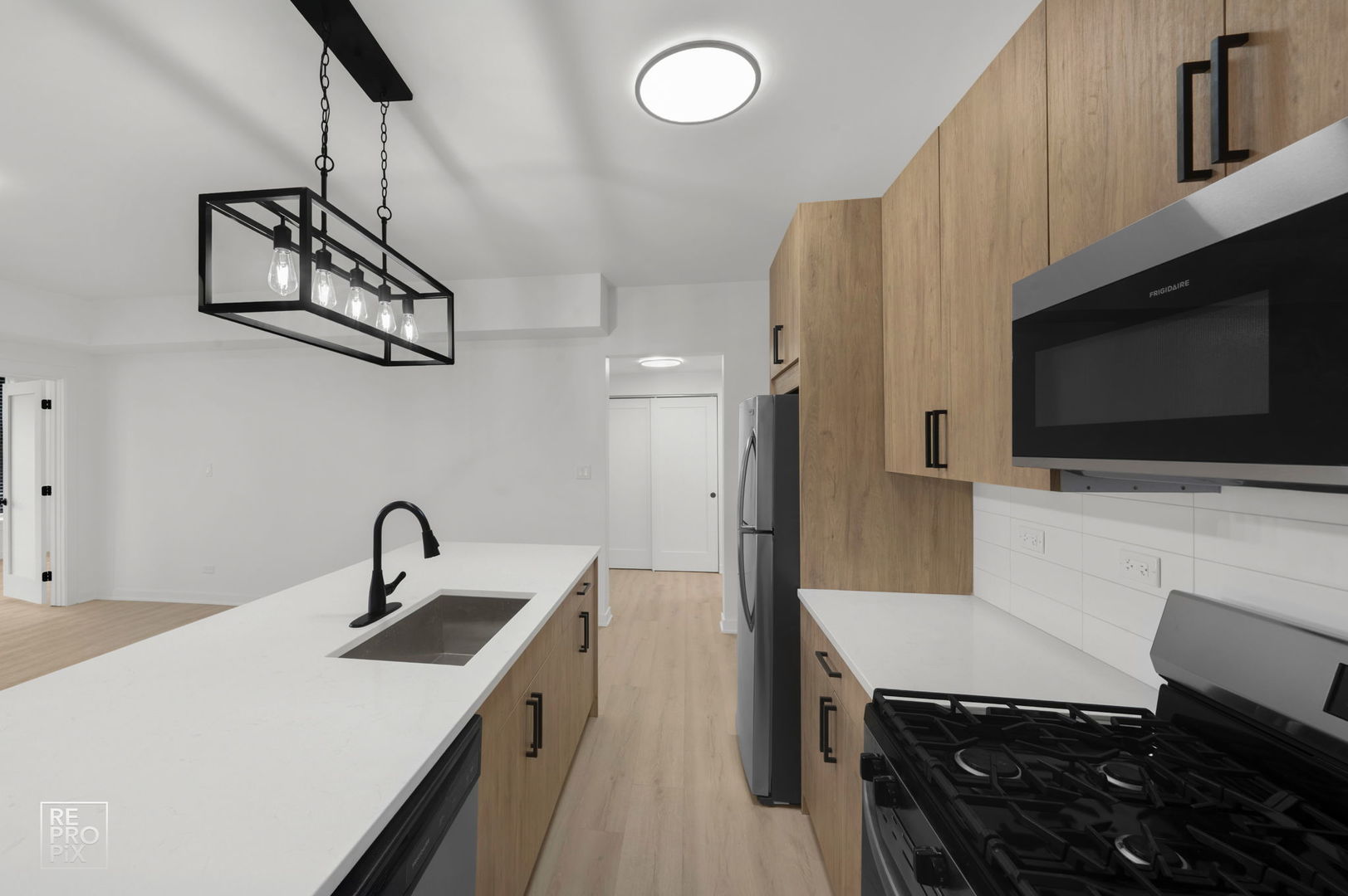 7717 N Sheridan Road 2F