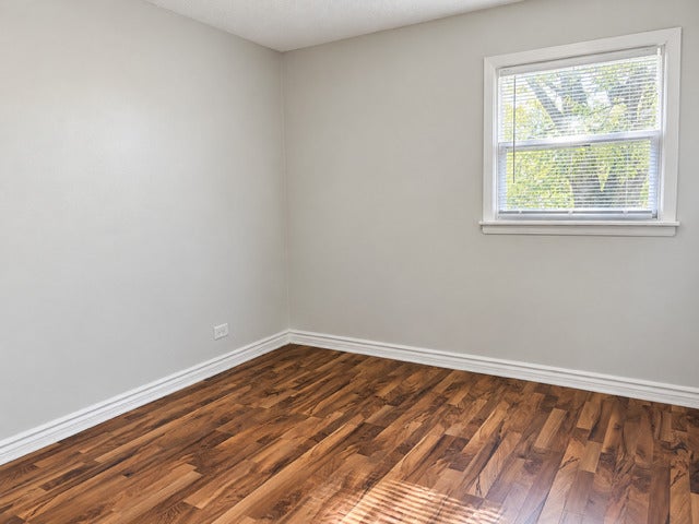 2217 W 156th Place
