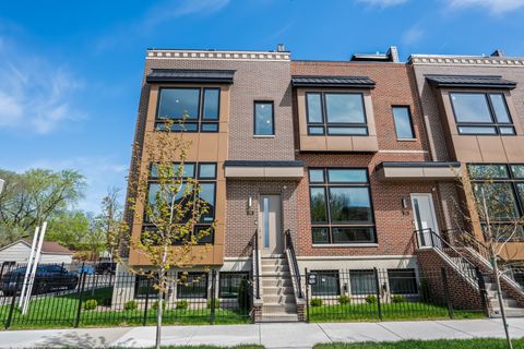 Photo of 702 E 41 Street, Chicago, IL 60653 (MLS # 12629869)