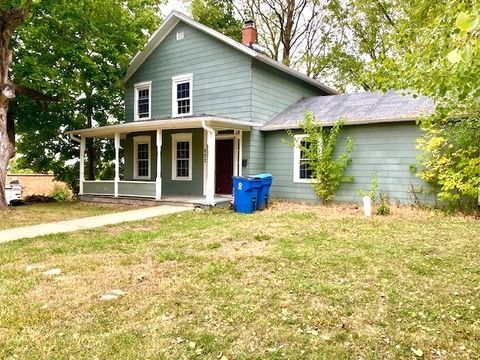 Tiny photo for 802 S Peoria Avenue, Dixon, IL 61021 (MLS # 12505676)