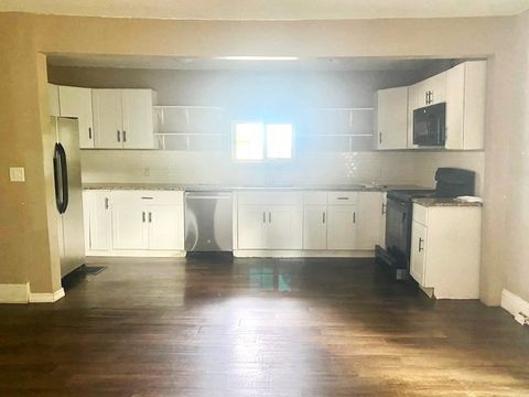 Tiny photo for 802 S Peoria Avenue, Dixon, IL 61021 (MLS # 12505676)