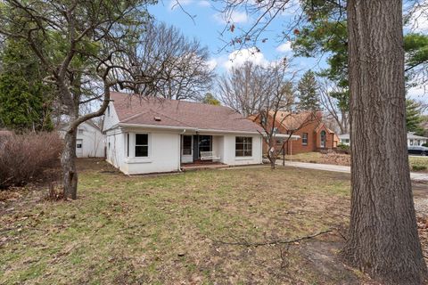 Tiny photo for 1412 W Clark Street, Champaign, IL 61821 (MLS # 12590686)