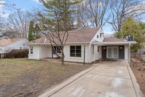 Photo of 1412 W Clark Street, Champaign, IL 61821 (MLS # 12590686)