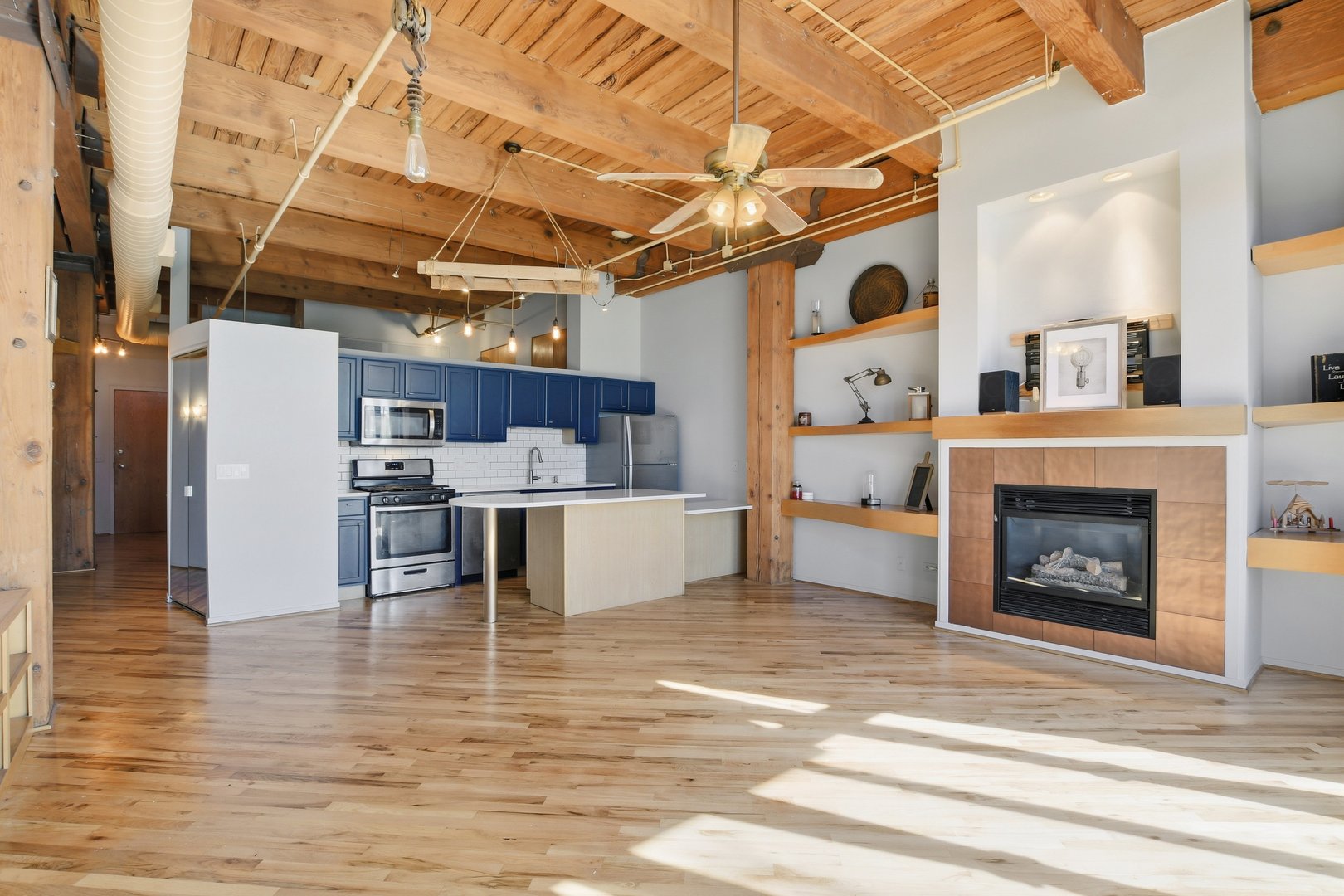 1250 W VAN BUREN Street 313