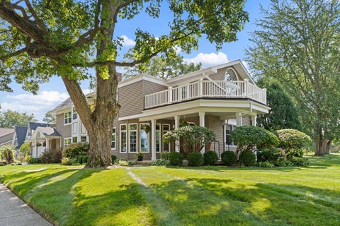 Photo of 390 Grandview Avenue, Glen Ellyn, IL 60137 (MLS # 12738431)