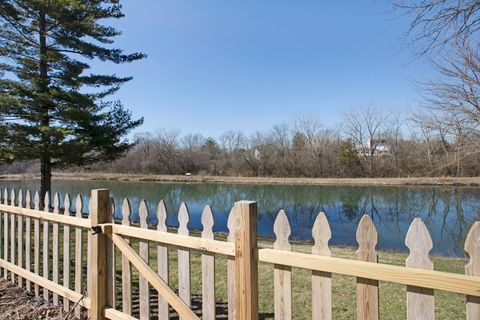 Tiny photo for 924 Shambliss Lane, Buffalo Grove, IL 60089 (MLS # 12582581)