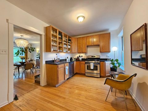 Tiny photo for 605 Washington Boulevard #3N, Oak Park, IL 60302 (MLS # 12627674)