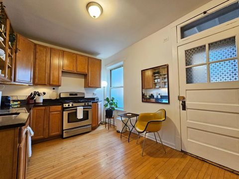 Tiny photo for 605 Washington Boulevard #3N, Oak Park, IL 60302 (MLS # 12627674)