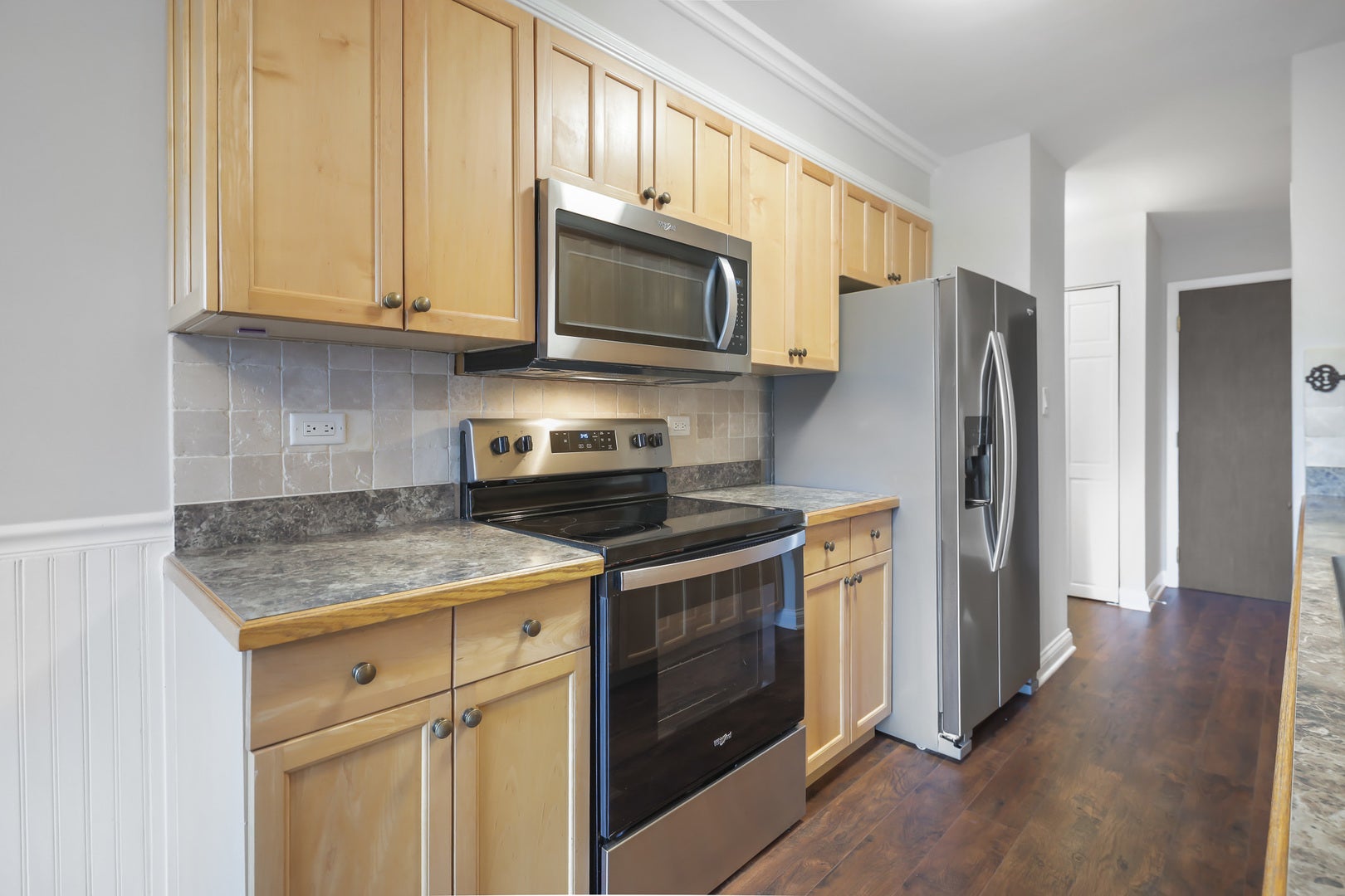 725 W Huntington Commons Road 306